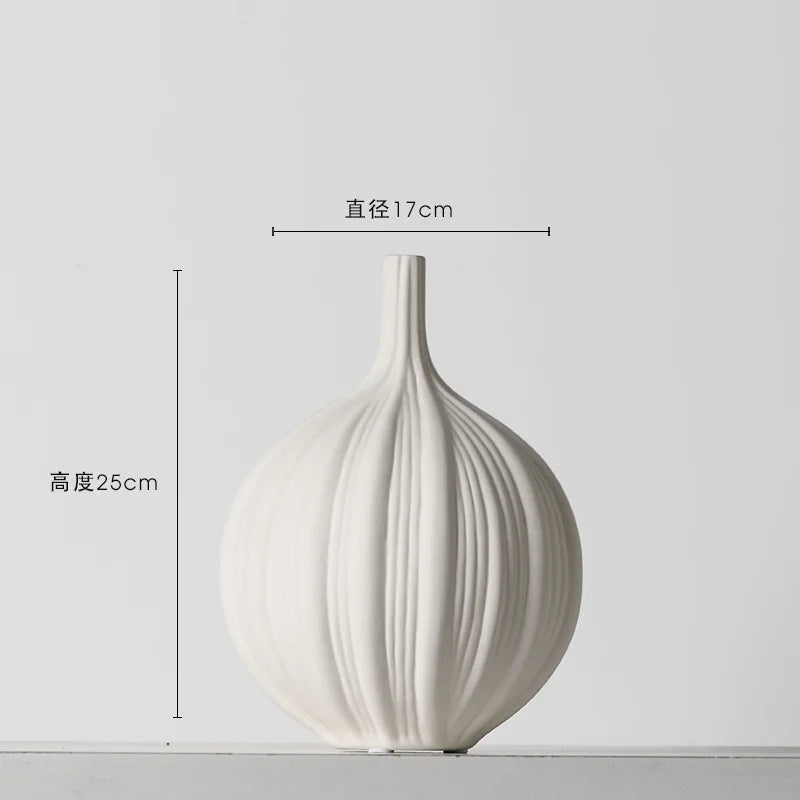 Simple Elegant Ceramic Vase - 1,550.00 ZAR