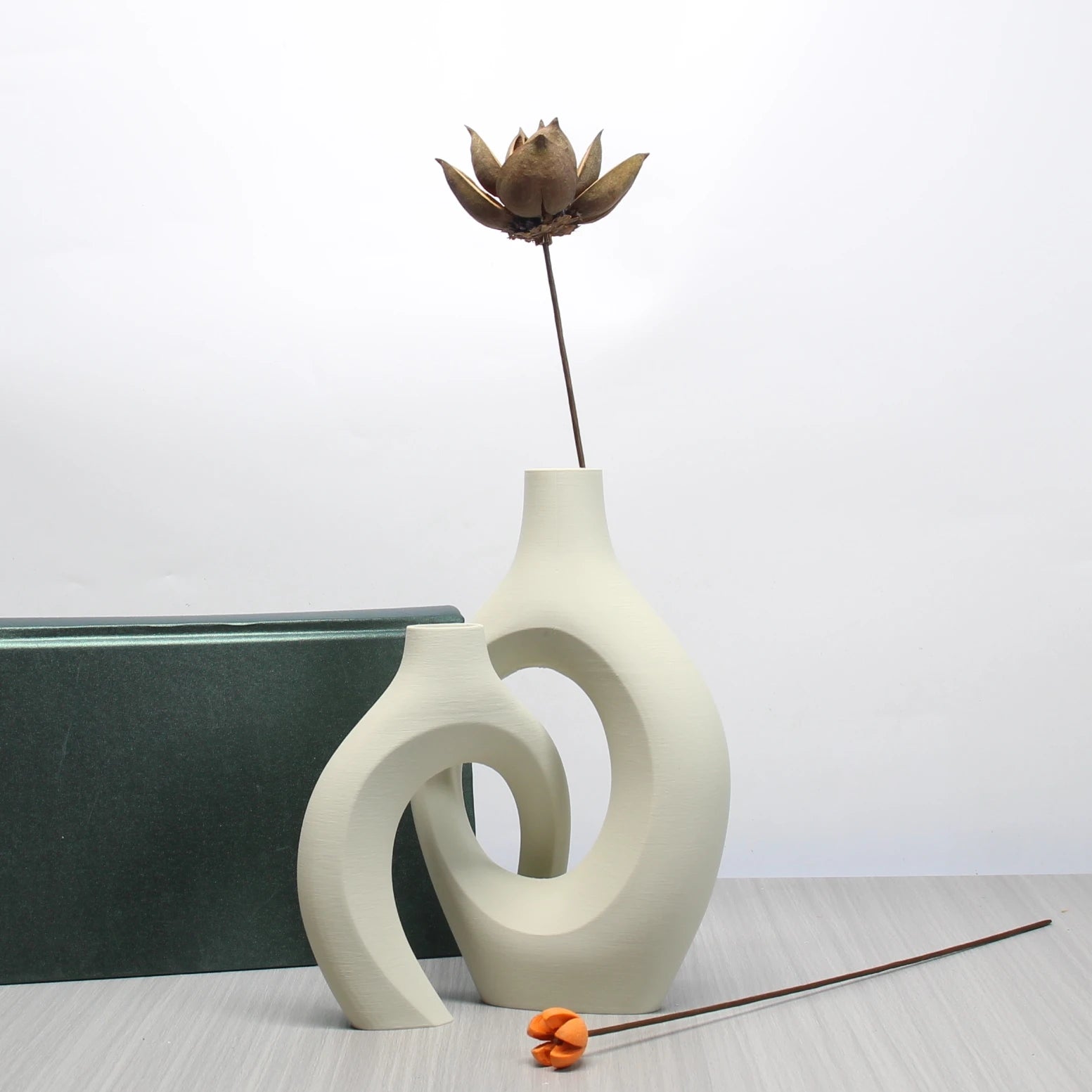 Bohemian vase set: Modern art vases for home decor. Minimalist design with dried flowers.