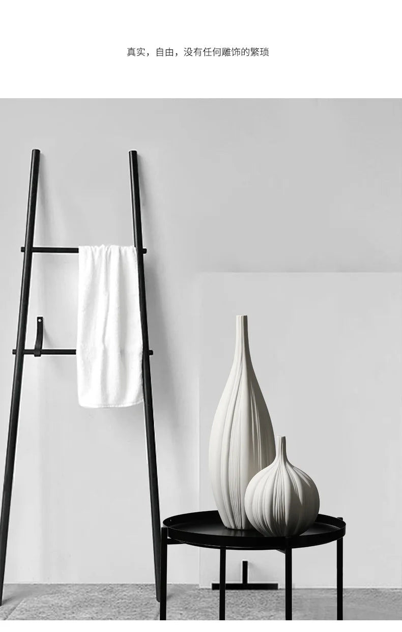 Simple Elegant Ceramic Vase - 1,550.00 ZAR