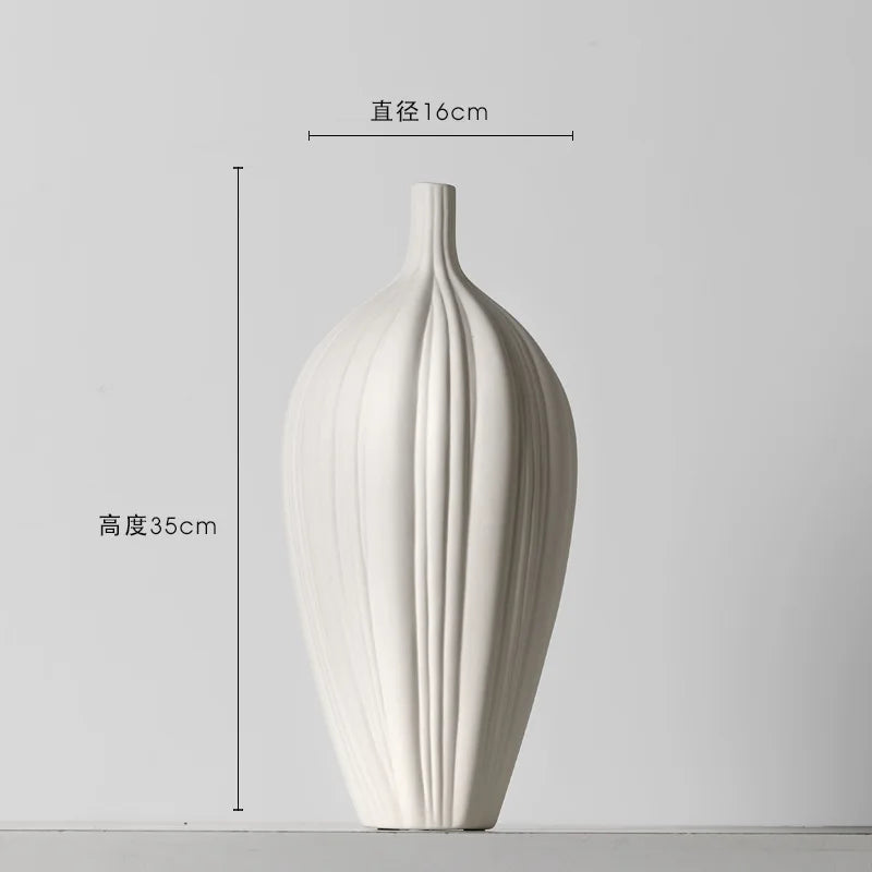 Simple Elegant Ceramic Vase - 1,550.00 ZAR