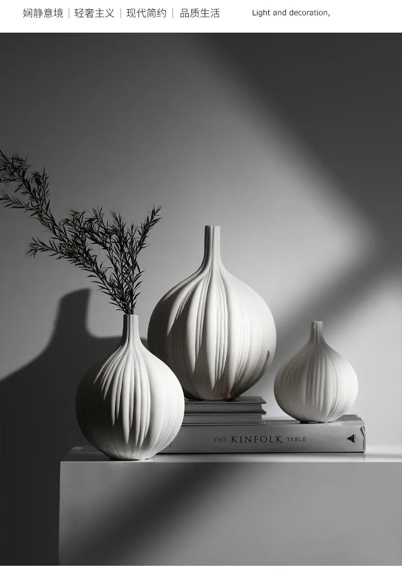 Simple Elegant Ceramic Vase - 1,550.00 ZAR