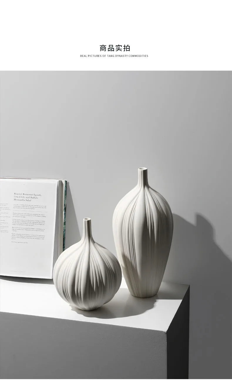 Simple Elegant Ceramic Vase - 1,550.00 ZAR