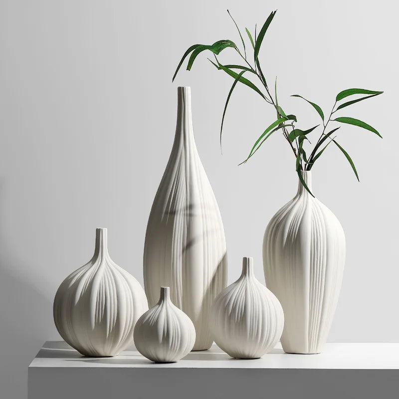 Simple Elegant Ceramic Vase - 1,550.00 ZAR