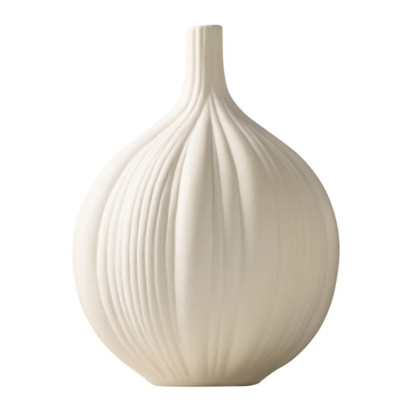 Simple Elegant Ceramic Vase - 1,550.00 ZAR