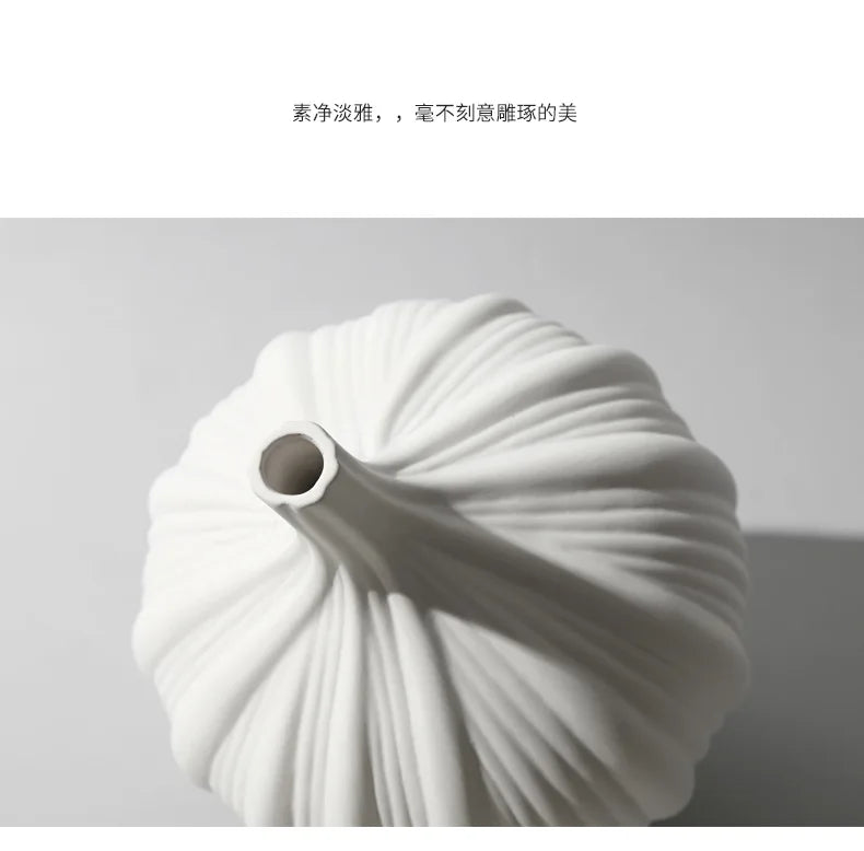 Simple Elegant Ceramic Vase - 1,550.00 ZAR