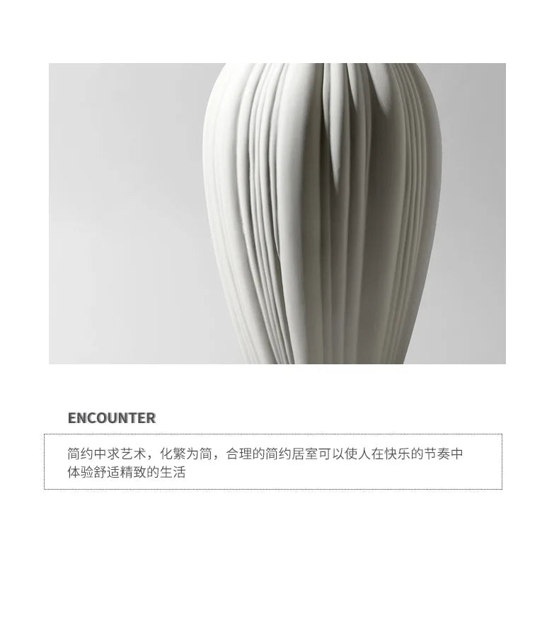 Simple Elegant Ceramic Vase - 1,550.00 ZAR