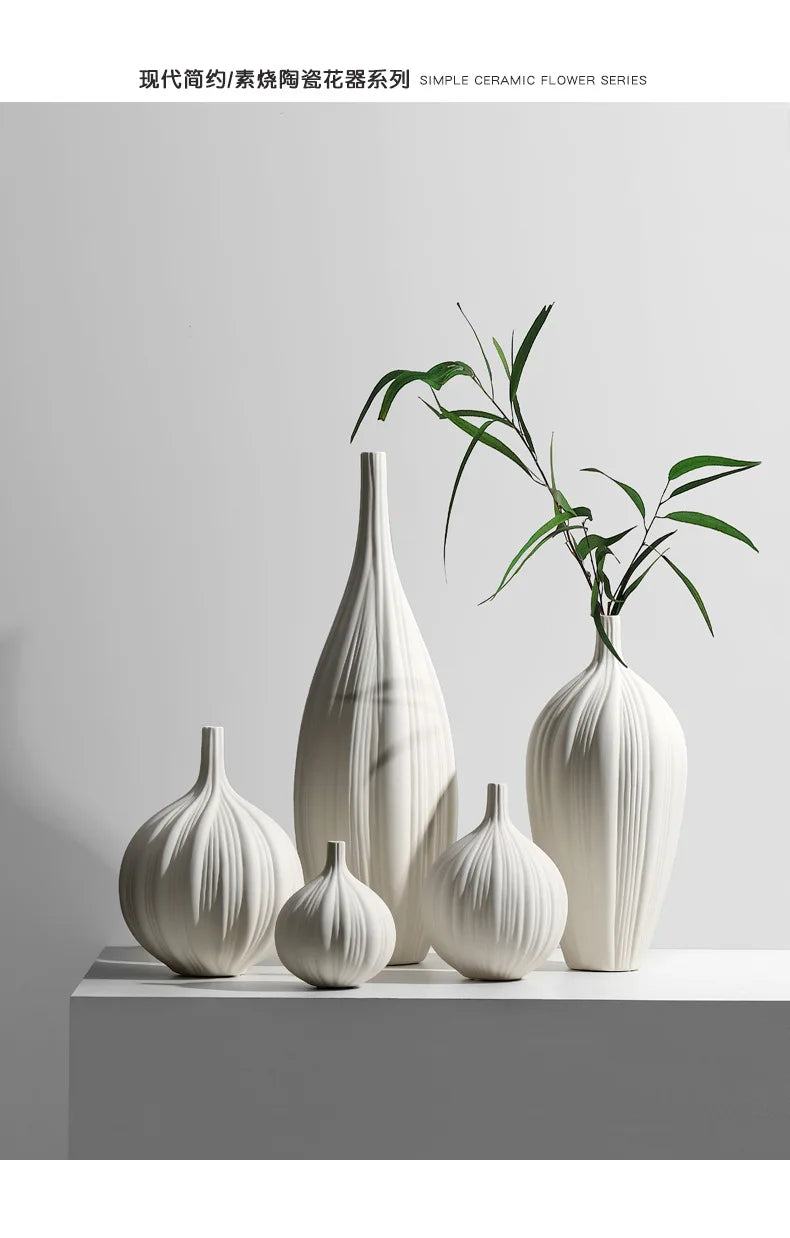 Simple Elegant Ceramic Vase - 1,550.00 ZAR