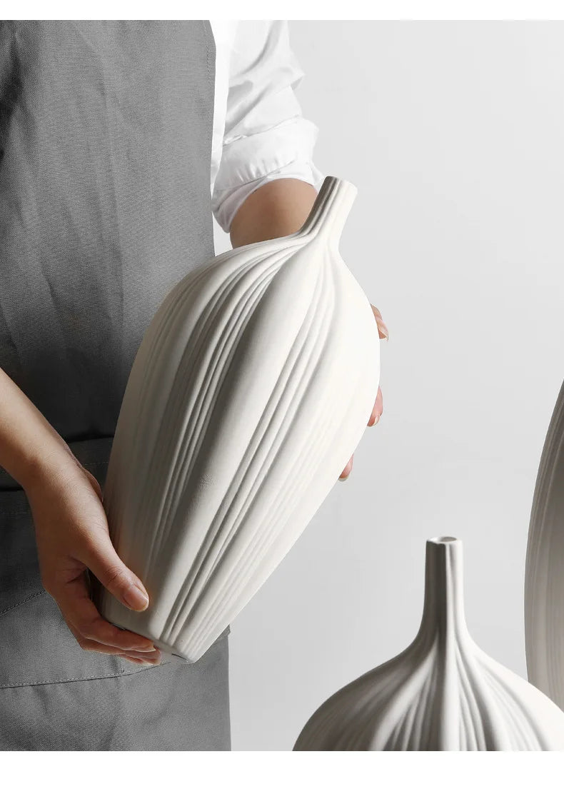 Simple Elegant Ceramic Vase - 1,550.00 ZAR